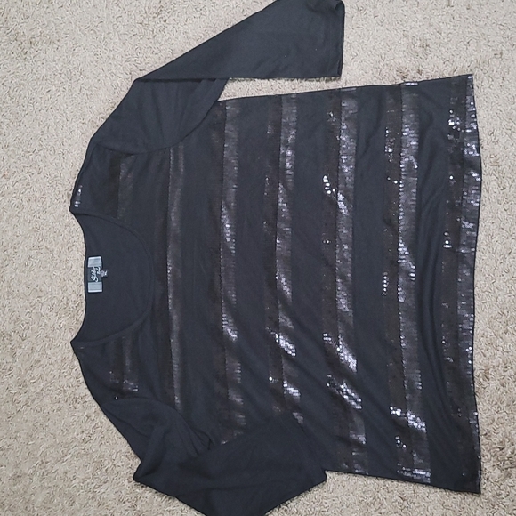 Cute top! - Picture 1 of 6